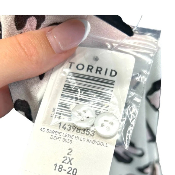 Torrid Barbie Lexie White Hearts Hi-Lo Babydoll Tunic Top Plus Size 2X - Picture 11 of 12